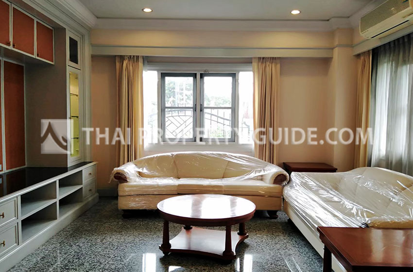House with Shared Pool in Bangnatrad 